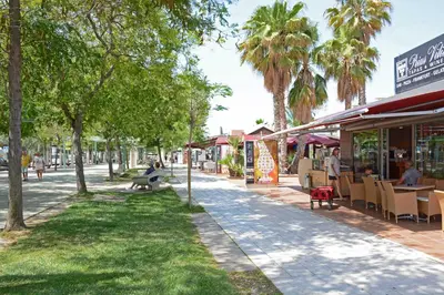 Jardín al aire libre en Don Angel & SPA & Padel- Adults Recommended