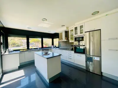 Una cocina o zona de cocina en Villa Kubik by Costabravaway