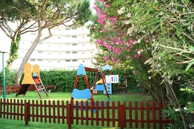 Zona de juegos infantil en Hotel Beverly Park & Spa