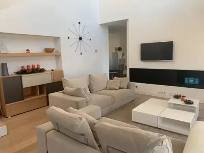 Una televisión o centro de entretenimiento en Luxury Golf Villa in Camiral Resort Area near Girona