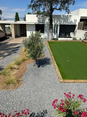 Jardín al aire libre en Luxury Golf Villa in Camiral Resort Area near Girona