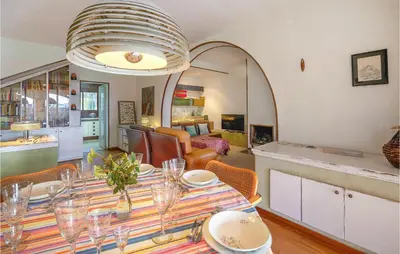 Una cocina o zona de cocina en 3 Bedroom Lovely Home In Breda