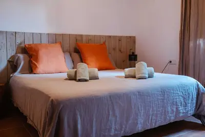 Cama o camas de una habitación en LOS TILOS Casa rural en el campo.