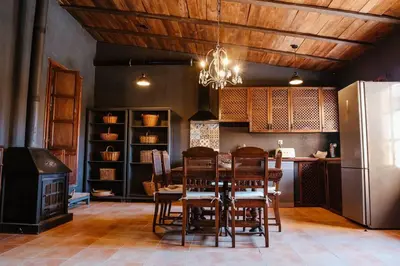 Una cocina o zona de cocina en La BERBENA casa rural en el campo