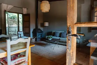 Zona de estar de LAS GLICINIAS casa rural en el campo