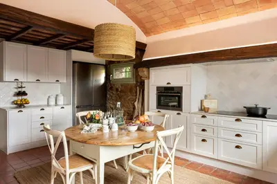 Una cocina o zona de cocina en Mas del Suro Costa Brava - BY EMERALD STAY