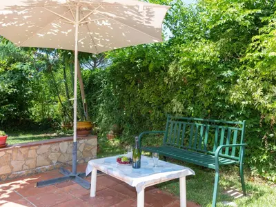 Jardín al aire libre en Holiday Home Belloc II by Interhome
