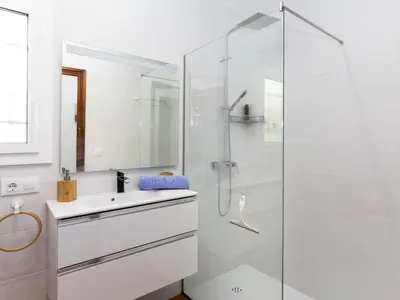 Un baño de Holiday Home Nimes by Interhome
