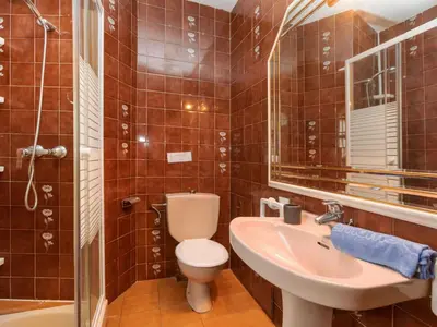 Un baño de Holiday Home Nimes by Interhome