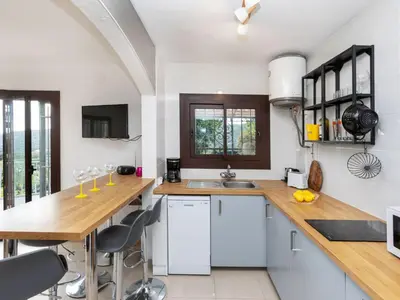 Una cocina o zona de cocina en Holiday Home Nimes by Interhome