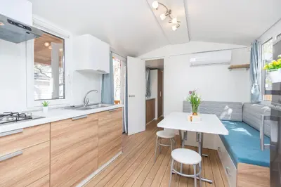 Una cocina o zona de cocina en Albatross Mobile Homes on Camping Cala Canyelles