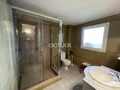 Un baño de FANALS 7 F