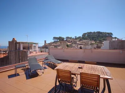 Un balcón o terraza de LETS HOLIDAYS Cozy Apartment Near to the Castle