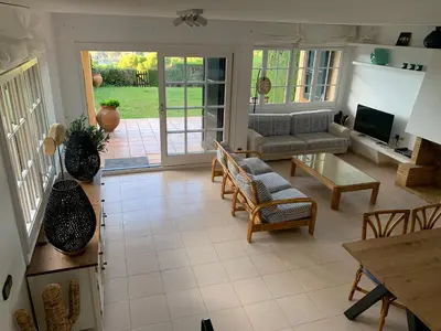 Una televisión o centro de entretenimiento en Magnifique Villa avec vue mer 8 personnes