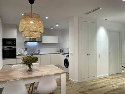 Una cocina o zona de cocina en Apartamento nuevo céntrico frente al mar en Palamós