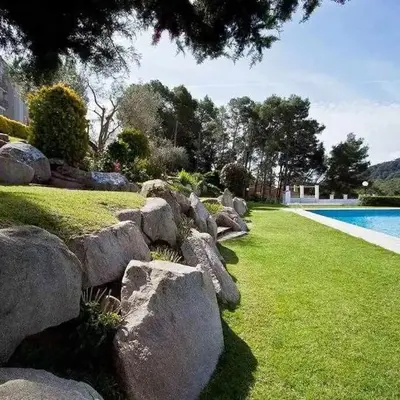 Apartamento recién reformado con piscina y AC
