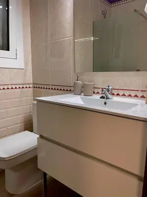 Un baño de Can Jaume. Casa céntrica y cerca de la naturaleza.
