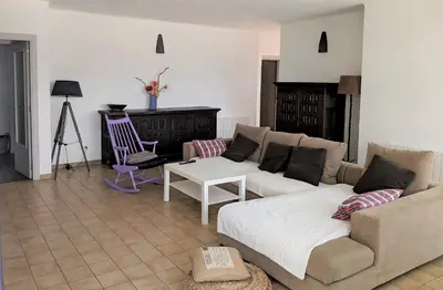 Zona de estar de Casa con Piscina y preciosas vistas en Mas Tomasi 710