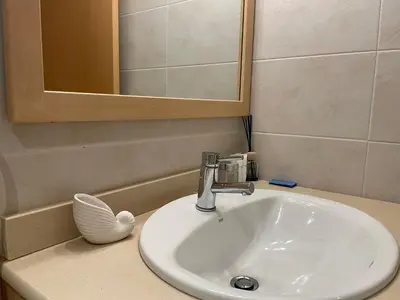 Un baño de Apartamento renovado cerca de la playa