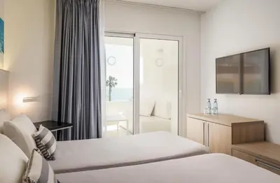 Cama o camas de una habitación en The Place Mar Mediterrania by ALEGRIA 4 SUP Adults Only