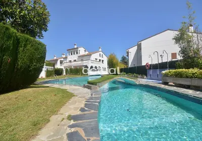 Piscina en o cerca de LAS GAVIOTAS 13