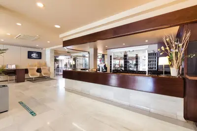 El vestíbulo o zona de recepción de Hotel Anabel