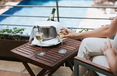 Bebidas en NM Suites by Escampa Hotels