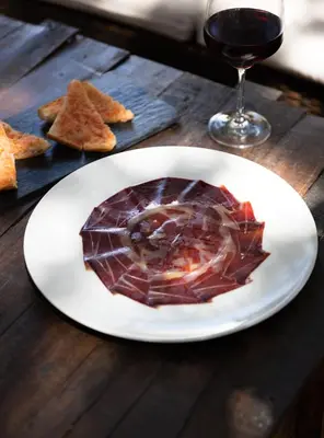 Comida en o cerca de este hotel