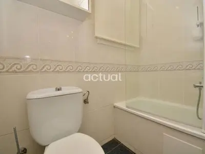 Un baño de LAS ALGAS 24