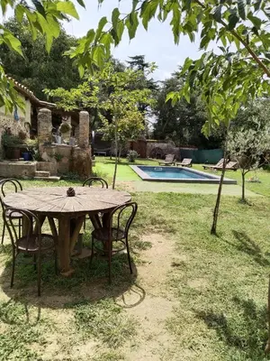 Piscina en o cerca de Can Camós - Masia Rural