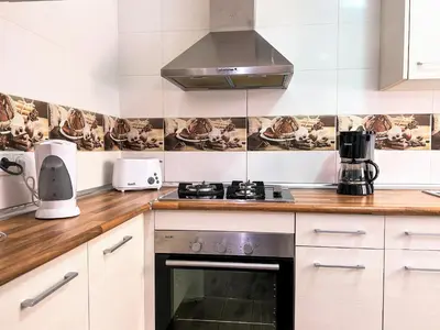 Una cocina o zona de cocina en Vivalidays Kaylo - Fenals - LLoret de Mar