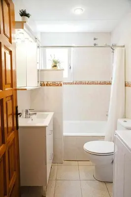 Un baño de Ideal família a 500m de la playa en S'Agaró