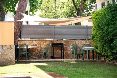 Jardín al aire libre en Ideal família a 500m de la playa en S'Agaró