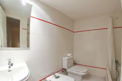 Un baño de Club Villamar - El Far