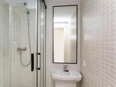 Un baño de Apartment Industria by Interhome