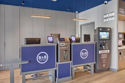 Plano de B&B HOTEL Girona 2