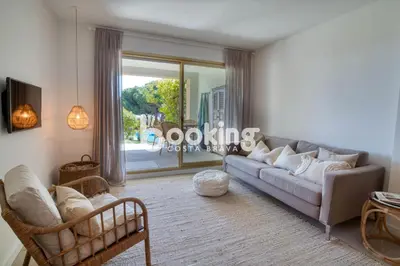 Zona de estar de Las Velas I Planta baja en S'Agaró con vista mar y agradable terraza con acceso directo a la piscina