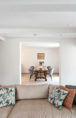 Zona de estar de Can Candiu. Establecimiento de 2 casas enteras