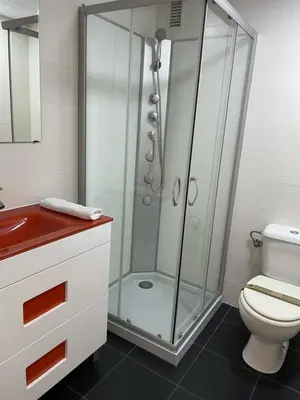 Un baño de Primera linea Borodin AB 4º8ª