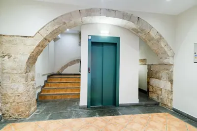 Plano de Elena Apartments - Girona