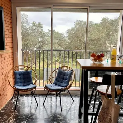 Apartament per parelles reformat amb piscina