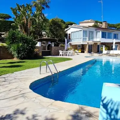 LLOGUER30 Els Ametllers luxury apartment