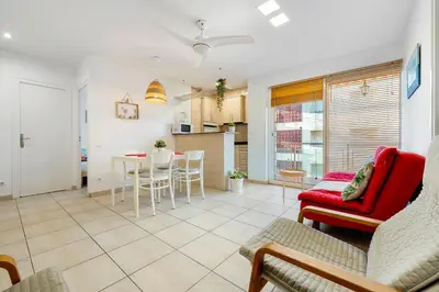 Una cocina o zona de cocina en Hauzify I Apartament Llevant
