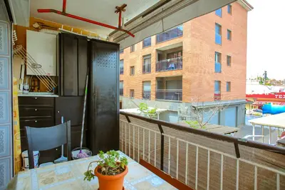 Un balcón o terraza de Central Beach Modernist Apartment