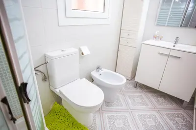 Un baño de Central Beach Modernist Apartment