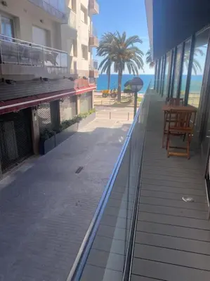 Un balcón o terraza de Piso LUJO de la Playa Lloret.