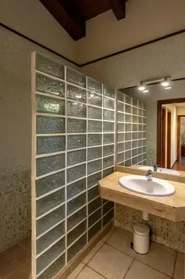 Un baño de Catalunya Casas A Costa Brava gem - only a few minutes to the beach!