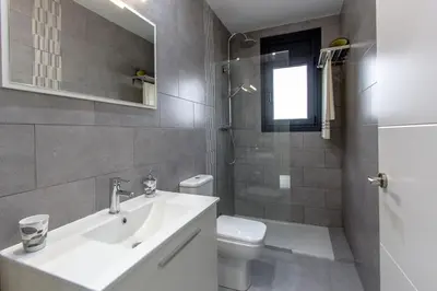 Un baño de Catalunya Casas Modern Vacation Paradise 'Villa Ainmi' on the Costa Brava!