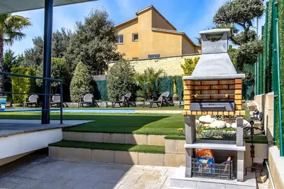 Jardín al aire libre en Catalunya Casas Modern Vacation Paradise 'Villa Ainmi' on the Costa Brava!