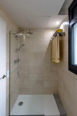 Un baño de Catalunya Casas Modern Vacation Paradise 'Villa Ainmi' on the Costa Brava!